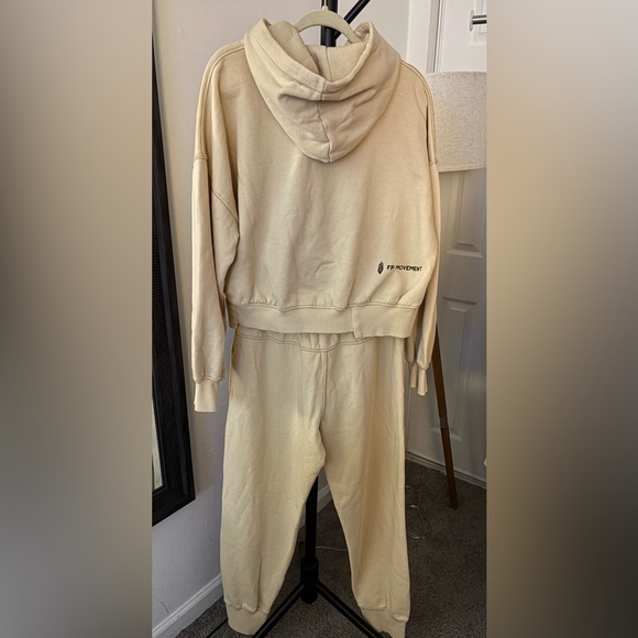 NWT FREE PEOPLE MOVEMENT Undefeated Set | Magnolia MSRP $148 Size S Oversized - Picture 11 of 13